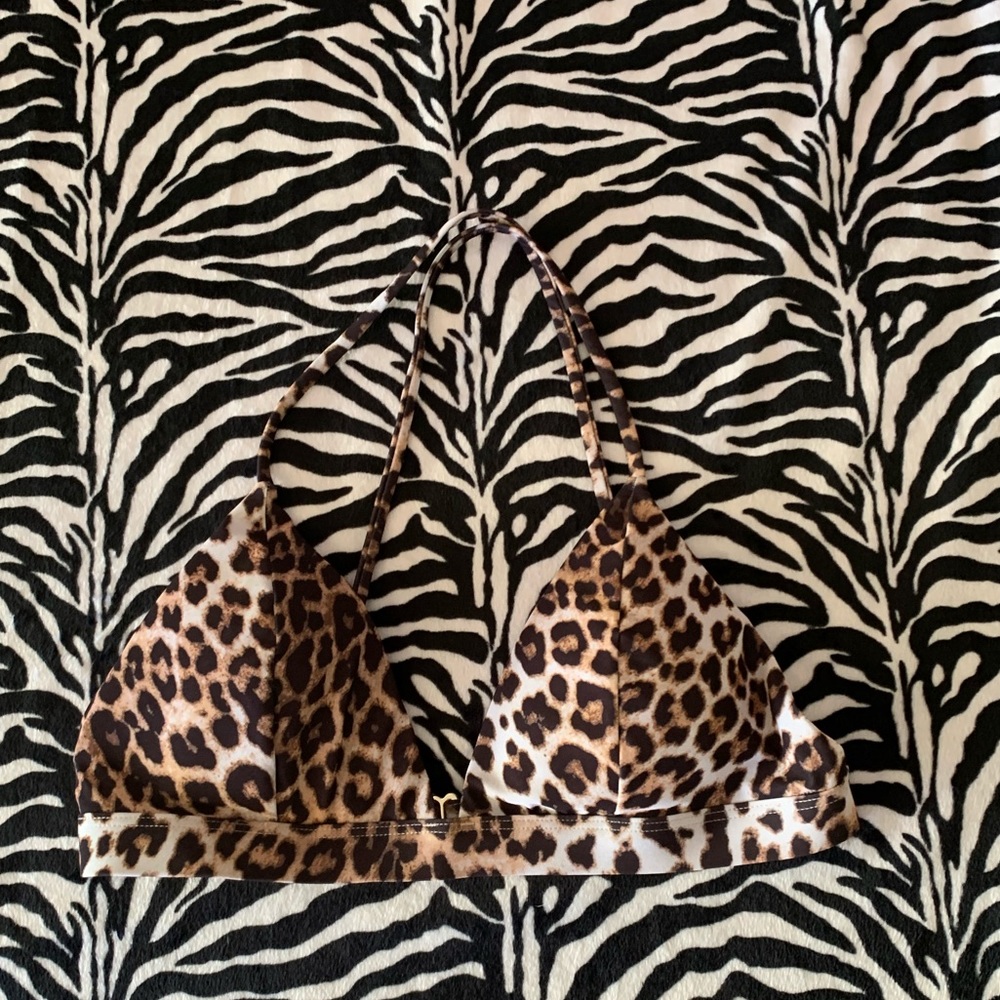 🔥3/$20🔥 H&M Leopard Bikini Top